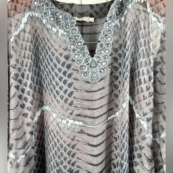 Cream beach pool coverup, XL-2XL, vneck, embellishments, Resortwear Vacation - Picture 6 of 9